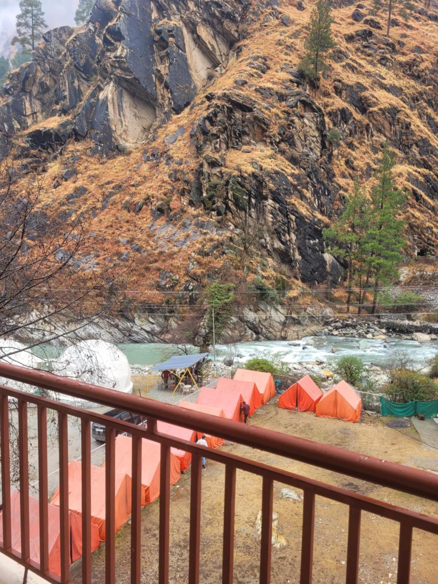 Whoopers Hostel Kasol Exterior photo